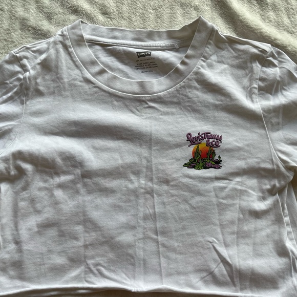 Levi’s “Saddle” Psychedelic T-shirt - Picture 6 of 6